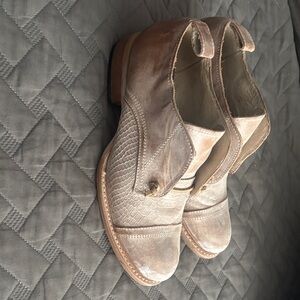 freebird Taupe Brown Leather Ankle Boots
Never worn